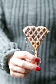 Rezepte Fur Den Weihnachtsmarkt Zuhause Rezept Susse Liebeserklarung Waffel Am Stiel Weihnachtsrezepte