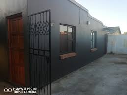 With executive producer desiree markgraaff from bomb productions producing. 12 Bedroom House For Sale In Zwide Re Max Of Southern Africa