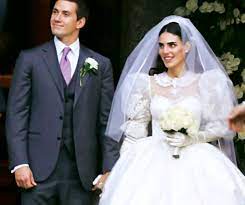 Il matrimonio è durato circa un'ora e si è concluso tra grida di gioia, applausi, riso e campane. Luigi Berlusconi E Federica Fumagalli Le Foto Esclusive Di Un Matrimonio Da Favola