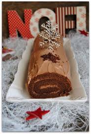 Buche Roulee Au Chocolat Praline La Main A La Pate Recette Roule Au Chocolat Recette Biscuit De Noel Chocolat Praline