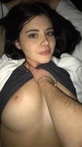 Where can I find full video or any other videos of her? - Brenda Mauvage  1465448 › NameThatPorn.com