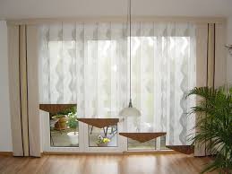 Romantische stores mit spitze eignen sich dagegen eher für klassische einrichtungsstile. Gardinen Wohnzimmer Ideen