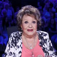 Jiřina bohdalová se narodila 3.května roku 1931 v praze. 5 Duvodu Proc Mela Jirina Bohdalova V Porote Talentu Sedet Uz Davno Expres Cz