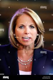Cbs evening news anchor katie hi-res stock photography and images