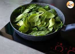 Epinards A La Creme Et Oeufs Recette Ptitchef Recette En 2020 Epinards A La Creme Cuire Epinard Epinard