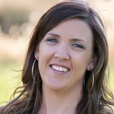 Gina Dillingham's Instagram, Twitter & Facebook