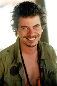 El actor Javier Collado Goyanes, de 'Amar es para siempre', pasa sus  vacaciones en las playas de Huelva