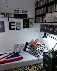 Bagian interior yang juga perlu diperhatikan adalah kamar mandi. Intip Tata Letak Kamar Minimalis Keren Cocok Untuk Anak Kost Kost Keren