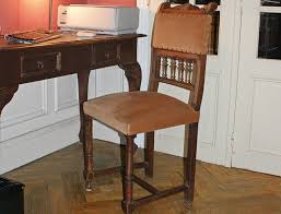 Comment restaurer une chaise en bois. Comment Bien Restaurer Une Vieille Chaise