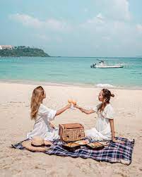 ｏｋｉｎａｗａ ホテルのプライベートビーチで ritz nic リッツニック をしたよ ritzcarlton ピクニック 目の前は海で ランチボックスも おしゃれでテンション上がった 料理もぜ んぶ beach outdoor outdoor blanket