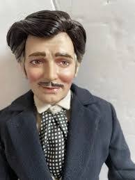 Edward Distant's Instagram, Twitter & Facebook