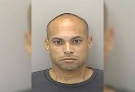 Radican cargos contra hombre que habría mordido a su padre