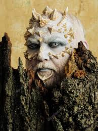 Dragon cilt ve sakallı yüzü olan adam — Stok Foto © Tverdohlib.com  #161247172