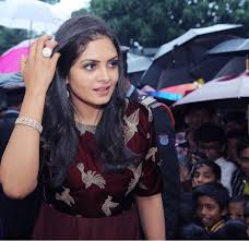 Gayatri got huge fan base after she portrays a role of deepthi in the serial parasparam airing on asianet tv. Gayatri Arun Wallpapers Wallpaper Cave