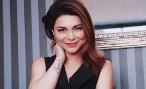 Listen to antonella rios on spotify. Antonella Rios Es Aplaudida Por Su Foto De Adolescencia