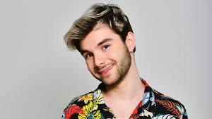 Youtuber marek datel (22), kterého sleduje 282 tisíc lidí, se ukázal krátce poté, co po ráně do hlavy upadl na zem. S Kym Stravil Noc Hezounek Adam Kajumi Jaka Byla Prvni Noc V Luxusni Vile Aplausin Cz
