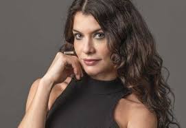 Um lugar ao sol: Bárbara anuncia gravidez