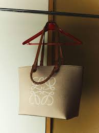 Matita disegno mazzo di fiori / disegni di rose da. Loewe Introduces The Anagram Jacquard For Spring Summer 2021 City Milano News