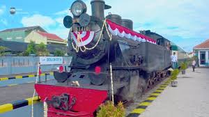 Pt reska multi usaha merupakan salah satu anak perusahaan pt kereta api indonesia (persero) yang berdiri sejak tahun 2003, mempunyai tujuan melaksanakan dan menunjang kebijakan dan program pt kereta api indonesia (persero) selaku perusahaan induk khususnya usaha restoran. Gaji Di Pt Kai Kereta Api Paket Tour Murah Bayar Cash Atau Cicilan Bersamawisata