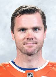 Player photos for the 2008-09 Seattle Thunderbirds at hockeydb.com