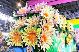 Runs great, used in many parades. Giant Mardi Gras Decorations Anyone Mo S Art Supply Framing