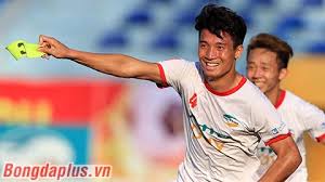 Anh là người đã góp công giúp đội bóng thăng hạng lên chơi v.league ở mùa giải 2019 và vô địch ở mùa giải 2020. Nghi An Viettel Sá»£ Máº¥t Biá»ƒu TÆ°á»£ng Bui Tiáº¿n DÅ©ng