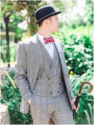 Consigliamo le tonalità dei pastelli e l'avorio come le migliori varianti. Abito Da Sposo 5 Alternative All Abito Scuro Da Cerimonia Serena Costantino Wedding Planner