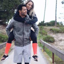 O directo ocorre alternadamente no instagram da helena coelho e do pt paulo teixeira. Paulo Teixeira Posso Ate Ter Chocolates Em Casa Mas Nao Lhes Toco