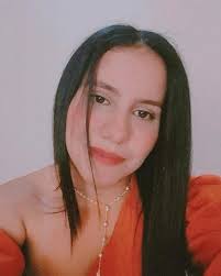 Ya que es jueves de tbt, una foto (de las taantas) que no he subido por  aquí. • 1. Foto normalita 2. La verdadera personalidad • Pd: Sigo igual de  linda😋