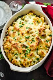 Cream alfredo sauce, chicken, broccoli and no red sauce. 30 Minute Chicken Broccoli Tortellini Alfredo Bake Host The Toast