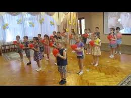 песня на день матери мама будь всегда со мною рядом Mama Bud Vsegda So Mnoyu Ryadom Tanec S Serdechkami Youtube Tanec Detskie Pesni Detskaya Muzyka