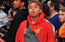 On wednesday, naomi posted a photo of her and ybn cordae standing near the hollywood sign in los angeles, looking very affectionate. Naomi Osaka And Ybn Cordae Are Reportedly Seeing Each Other Complex
