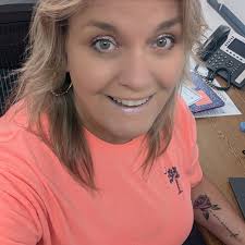 What are some special events and things to see in Mount Vernon near the dog  fountain?