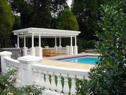 Pergola Im Garten Ein Perfekter Schattenspender Im Sommer Gartenmauer Designs Schwimmbad Designs Moderne Pools