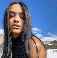 Leona Ennis's Instagram, Twitter & Facebook