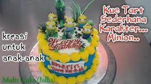 Kue juga biasanya ada di setiap acara, entah itu acara resmi ataupun acara ataupun acara ulang tahun pasti kue menjadi hidungan yang harus ada. Kue Tart Sederhana Karakter Minion Dan Cara Mudah Menghiasnya Kue Ultah Minion Youtube