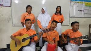 Pengertian musik tradisional beserta ciri ciri fungsi dan contoh. Contoh Alat Musik Ansambel Sejenis Gambar Alat Musik