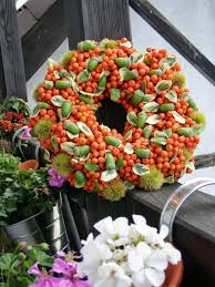 Herbstkranz Selber Machen Farbenfrohe Ideen Und Tipps Herbstkranz Kranz Ideen Herbst Dekoration