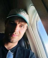 Hi ladies, I'm Adam from Colorado, USA. Say hi if you like what you see.