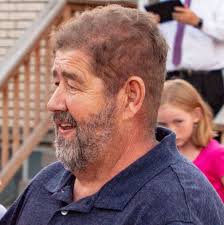 Earl Hyatt's Instagram, Twitter & Facebook