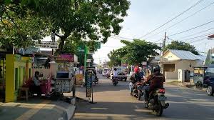 Kamu yang baru lulus atau mau pindah pekerjaan, bisa intip lowongan kerja tiktok. Psbb Hari Kedua Di Indramayu Jalanan Masih Ramai Belum Ada Penyekatan Moda Transportasi Tribun Cirebon