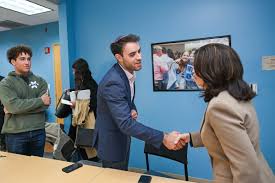 Davia Temin (@DaviaTemin)