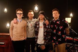 Hur mycket har man inte saknat att kunna sitta och titta på mcfly i timmar när de pratar om viktiga och oviktiga saker? Mcfly Performs You Re Not Special On Bbc The One Show Pm Studio World Wide Music News