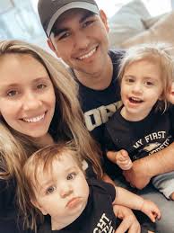 Andrea Kabela (@AndreaKabela)