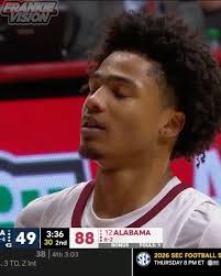 JUCO Spotlight 6'1 Freshman G Jude Jacques out of Lewis and Clark College  can go!! The Haines City, FL native is averaging 12.4 PPG so far this  season and is coming off