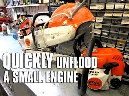 How not to start your snowblower engine. How To Quickly Un Flood An Engine Youtube