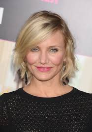 I tagli di capelli medi saranno tre le tendenze beauty 2022 più richieste. Tagli Di Capelli Corti Per Donne Cinquantenni Da Favola Archzine It