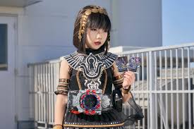 内田裕基💐脚本家 on X: アトロポスさま、最年少変身……？ ドレッドライバーでかい！ 仮面ライダーガッチャード  t.coP9ktZpeVK2  X