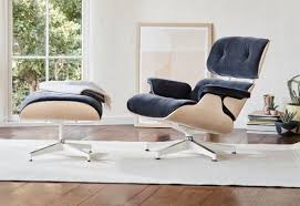 The fast forward ergonomics and distinctive look makes this chair the only office chair that people can identify by name. An Extensive 2021 Review Of The Herman Miller Eames Lounge Chair Ottoman