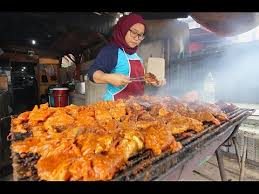 It consists of fried rice with seafood,, served with a black pepper chicken ball and a fried egg. World S Best Bbq Chicken Street Food In Malaysia Rare Kuala Terengganu Street Food Guide Youtube